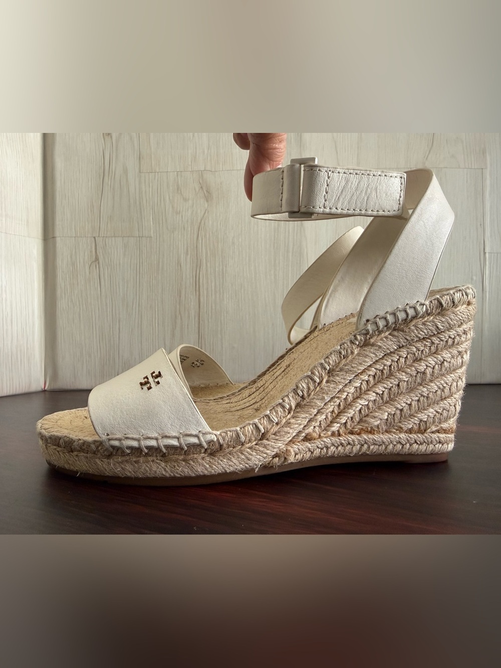 Tory Burch Ivory Bima Ankle Strap Wedge Espadrille Women’s 5.5 Very Good Cond. - Picture 4 of 10